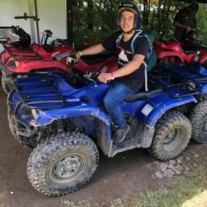 Meet your Posher, Alex